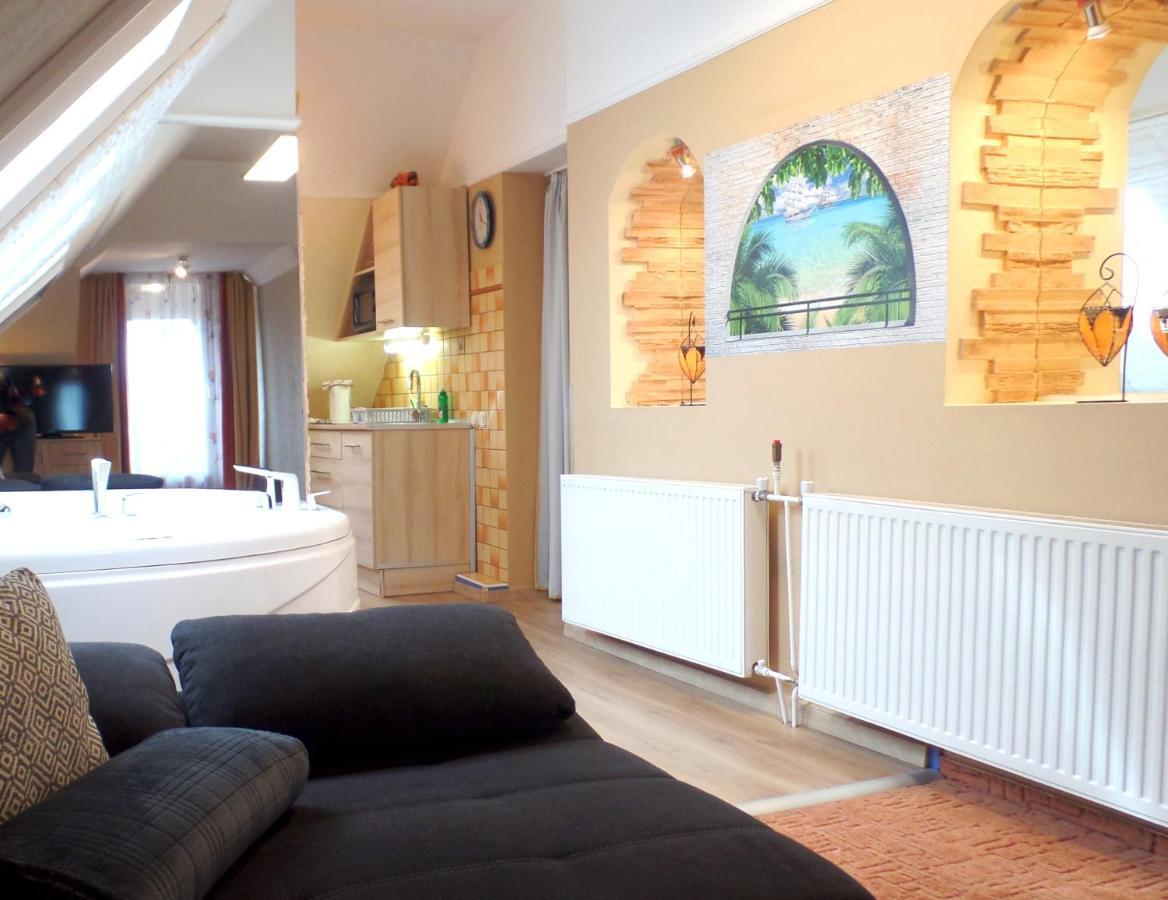 Apartman Siesta Buek - Buekfuerdo Zewnętrze zdjęcie