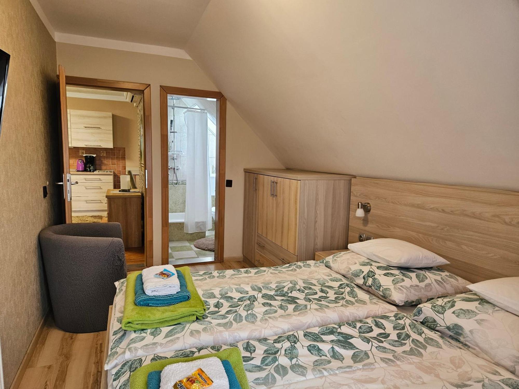Apartman Siesta Buek - Buekfuerdo Zewnętrze zdjęcie