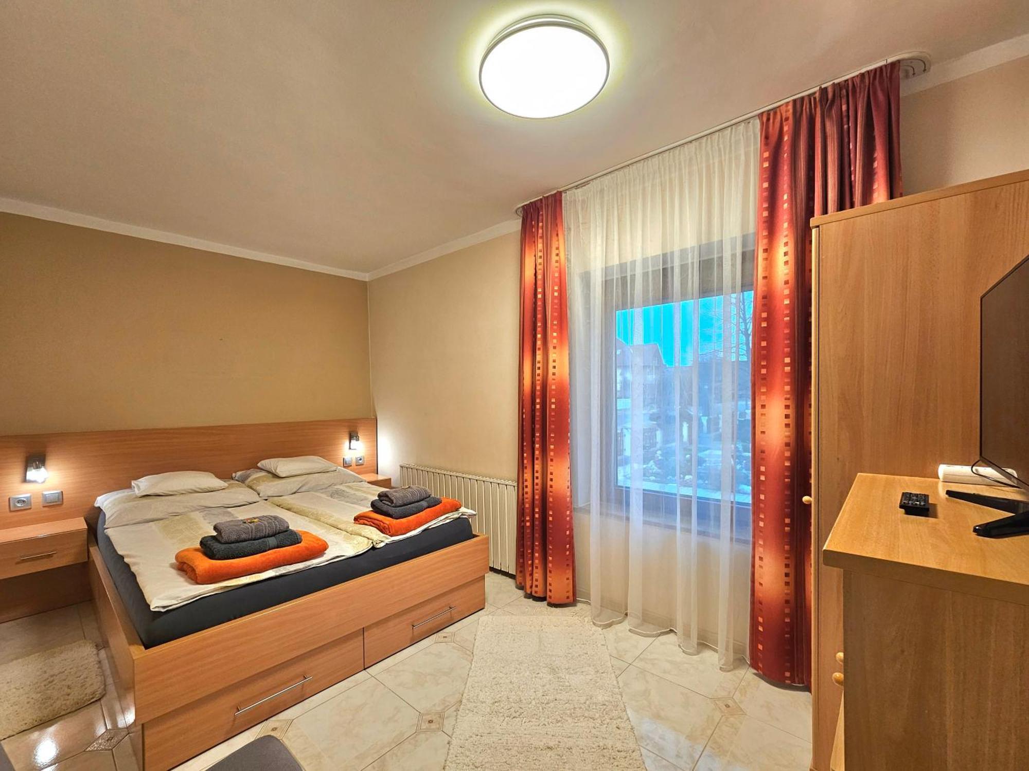 Apartman Siesta Buek - Buekfuerdo Zewnętrze zdjęcie