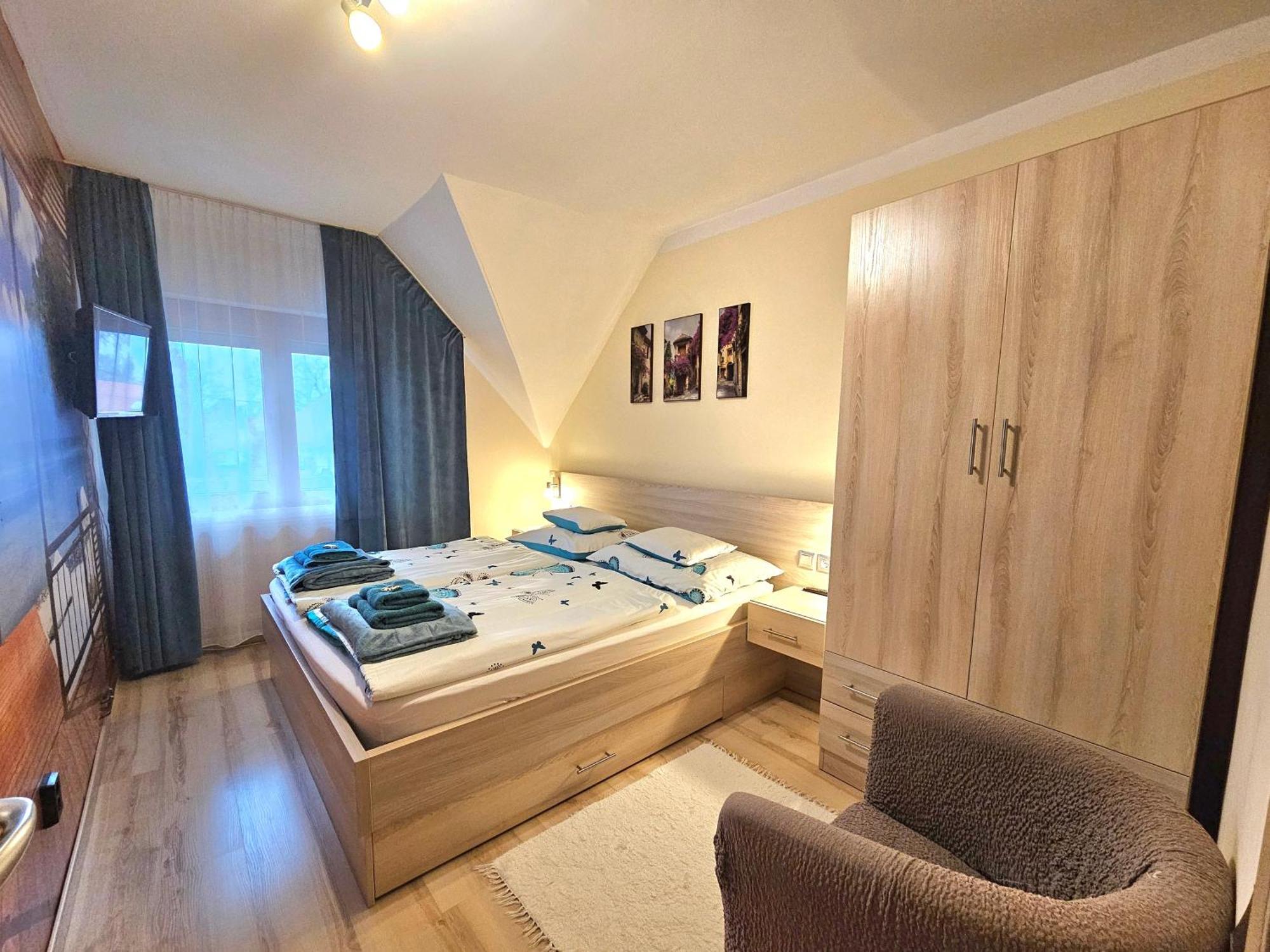 Apartman Siesta Buek - Buekfuerdo Zewnętrze zdjęcie