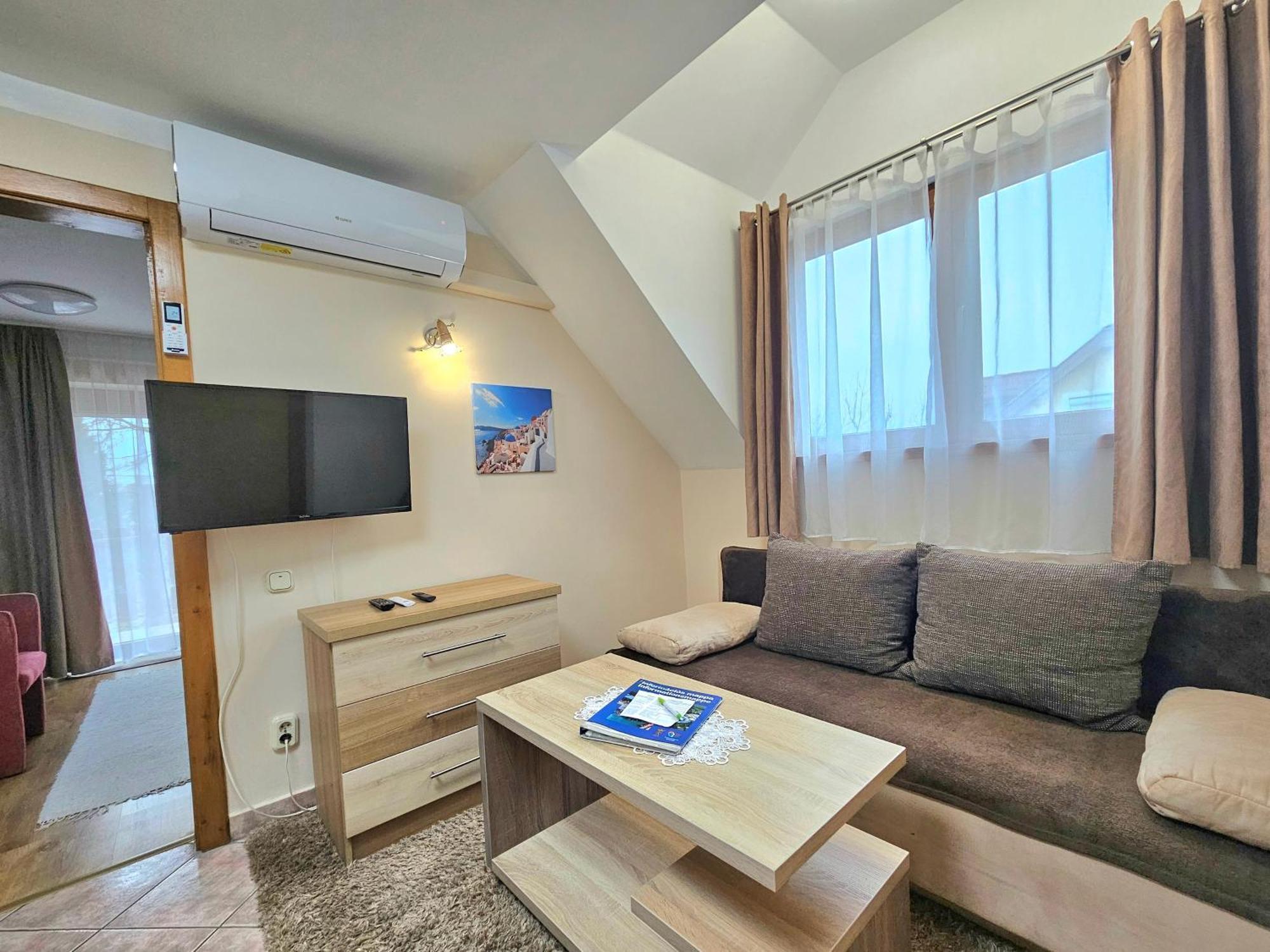 Apartman Siesta Buek - Buekfuerdo Zewnętrze zdjęcie