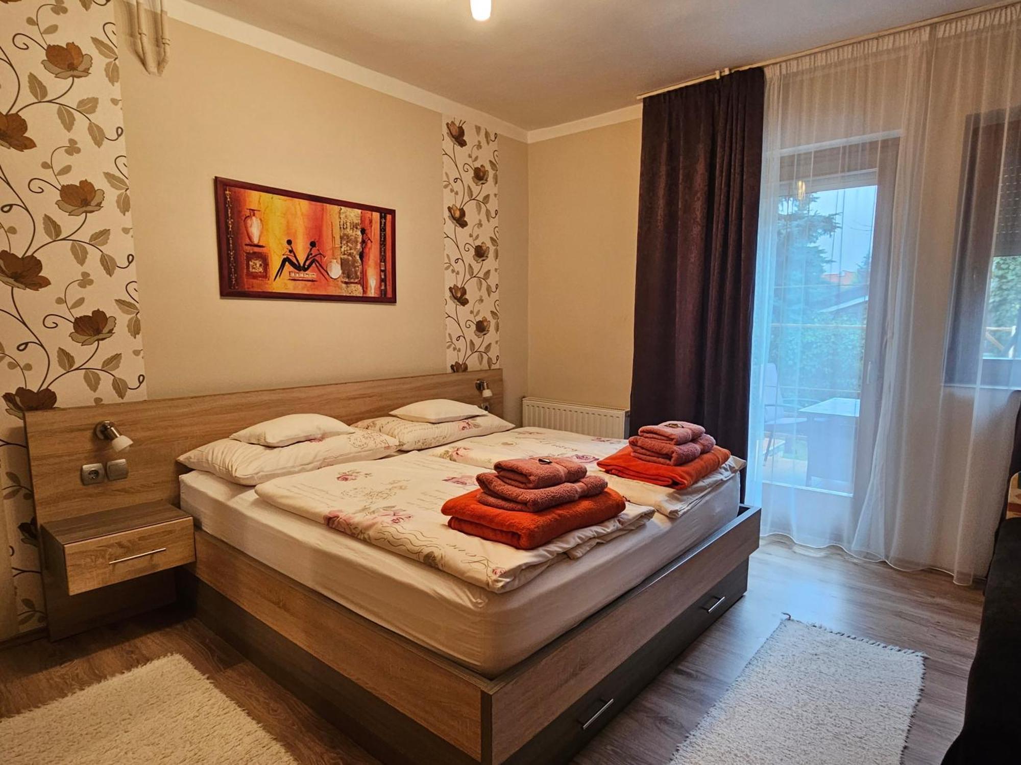 Apartman Siesta Buek - Buekfuerdo Zewnętrze zdjęcie